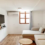 Theodor Apartments By Gamtiza